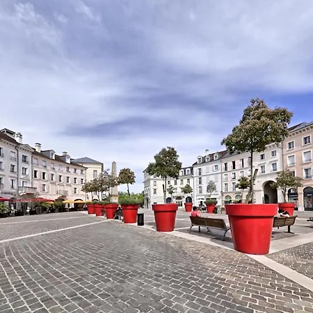 Garonne Park 2 - Shopping Village Disneyland Paris